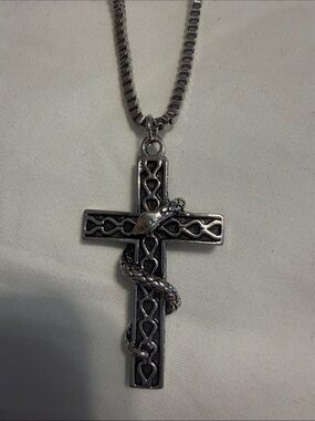 nOir Jewelry Silver Cross Necklace with Rope Accent